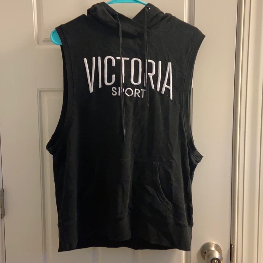 Black sleeveless athletic sweatshirt